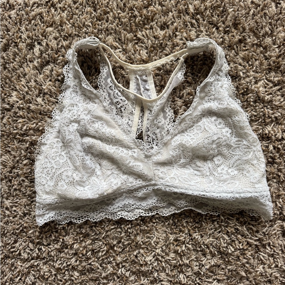 Amazon Essentials Lace Bralette in Cream
